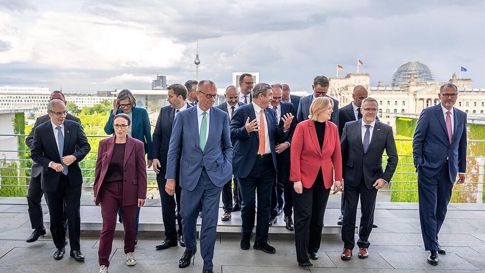 Finden Sozialpartner und Koalition einen Konsens? Finden Sozialpartner und Koalition einen Konsens?