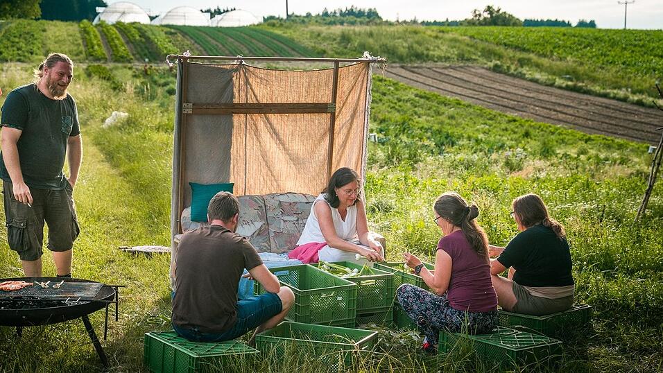 In der Solidarischen Landwirtschaft, kurz Solawi, tragen mehrere private Haushalte die Kosten eines landwirtschaftlichen Betriebs. 