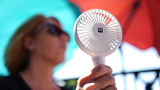 Mit Ventilator l&auml;sst sich die Hitze etwas besser ertragen.