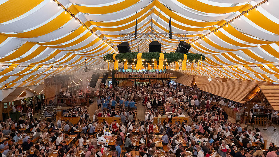 Die Partybilder vom Montag, 14. August 2023, aus dem Festzelt Nothaft. Die Partybilder vom Montag, 14. August 2023, aus dem Festzelt Nothaft.