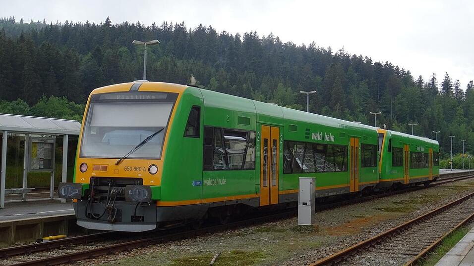 Zu Änderungen auf den Strecken WBA 1 Plattling-Zwiesel-Bayerisch Eisenstein kommt es zwischen 5. und 11. August.