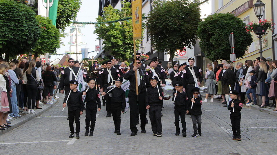 613 Jahre Kötztinger Pfingstritt 613 Jahre Kötztinger Pfingstritt