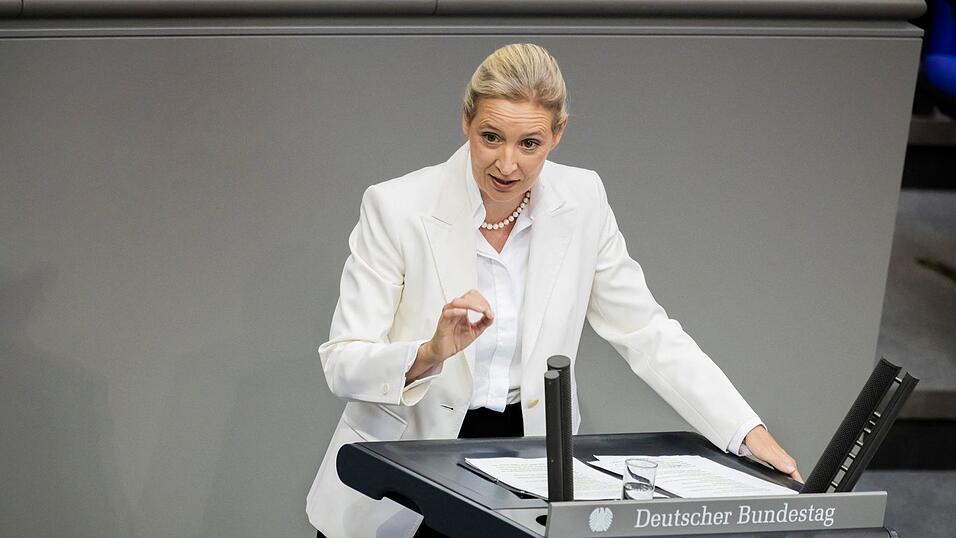 Weidel sieht Schwarz-Rot am Ende. Weidel sieht Schwarz-Rot am Ende.