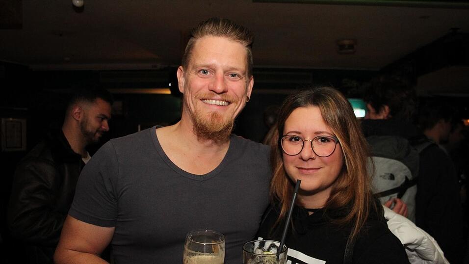 So wurde am Samstag, 23. Oktober, im Irish Pub in Landshut gefeiert - die Partybilder. So wurde am Samstag, 23. Oktober, im Irish Pub in Landshut gefeiert - die Partybilder.