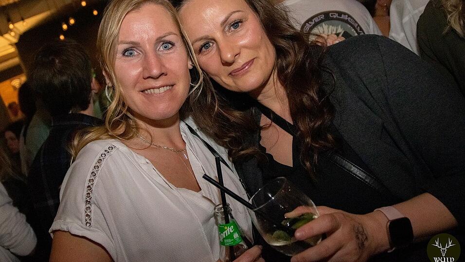 Die Stimmung bei den Partygängern am Samstagabend war prächtig. Die Stimmung bei den Partygängern am Samstagabend war prächtig.