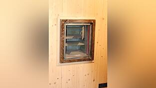 Alles leer: Der ausgeräumte Tresor im Klosterbräustüberl. Alles leer: Der ausgeräumte Tresor im Klosterbräustüberl.