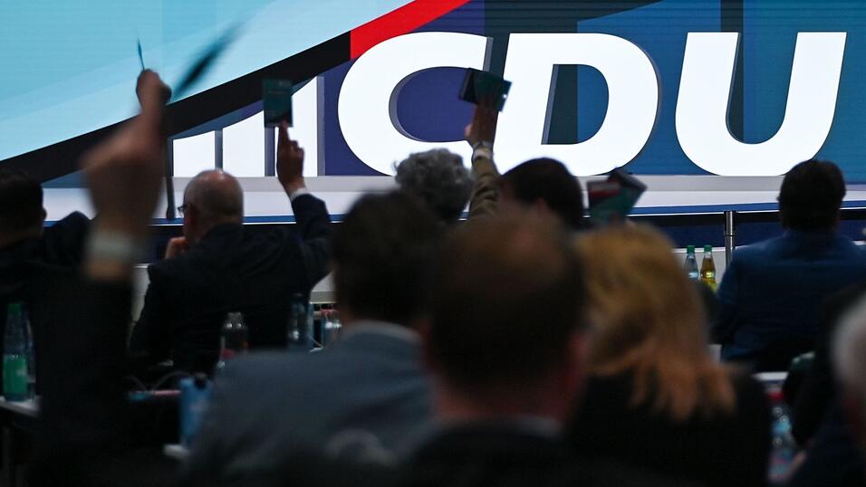 Die Delegierten sollen &uuml;ber eine neu formulierte Forderung nach einer Altersgrenze abstimmen.