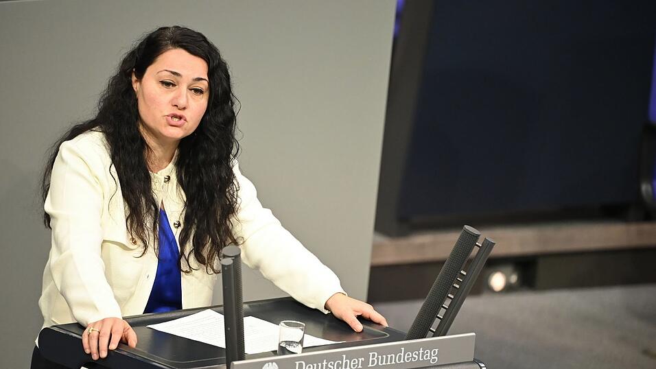 Lamya Kaddor aus Nordrhein-Westfalen ist f&uuml;r die Gr&uuml;nen seit 2021 im Bundestag. (Archivfoto)