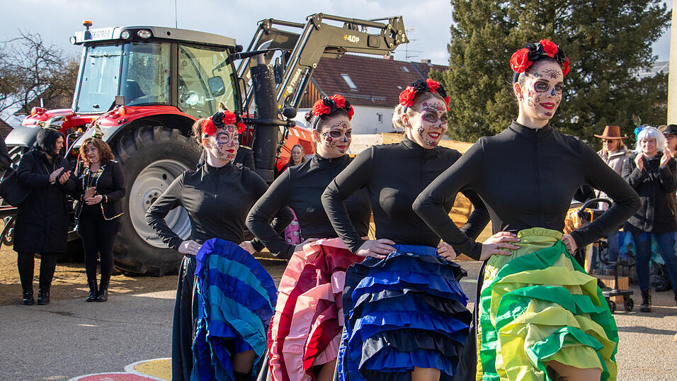 Am Samstag fand der Faschingsumzug in Otzing (Kreis Deggendorf) statt. Am Samstag fand der Faschingsumzug in Otzing (Kreis Deggendorf) statt.
