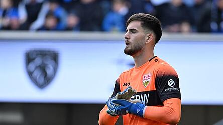 Stuttgarts Torwart Dennis Seimen feierte an alter Wirkungsst&auml;tte sein Bundesliga-Deb&uuml;t.