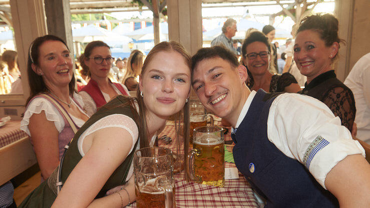 Die Partybilder vom Freitag, 8. August, aus dem Festzelt Lechner. Die Partybilder vom Freitag, 8. August, aus dem Festzelt Lechner.