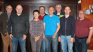 Die neue Vorstandschaft des CSU-Ortsverbands Schönthal. Stephan Thomas (Vierter von rechts) führt den CSU-Ortsverband Schönthal auch weiterhin als Vorsitzender.