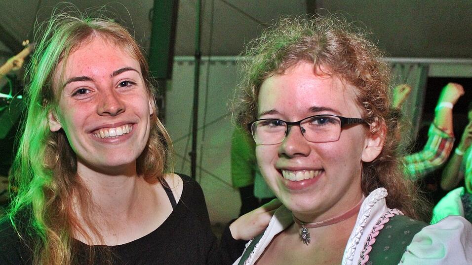 Die besten Bilder vom Wein- und Wei&szlig;bierfest des Burschenvereins Arth und der M&auml;dchengruppe.
