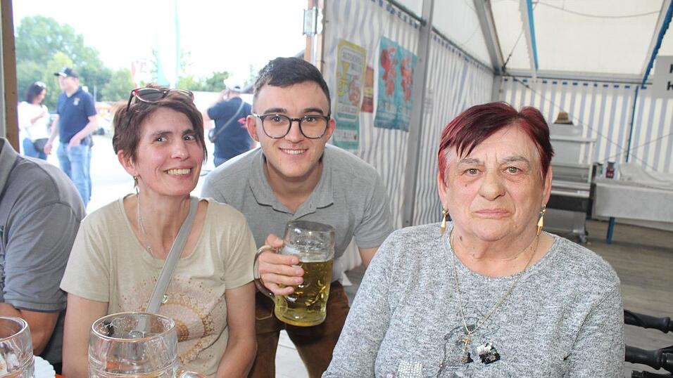 Zur Musik von Headless wurde ausgelassen gefeiert.