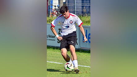 Der Einsatz von Angreifer Maximilian Brand von der SpVgg Plattling ist im Auswärtsspiel beim Mitaufsteiger SV Sallach fraglich.
