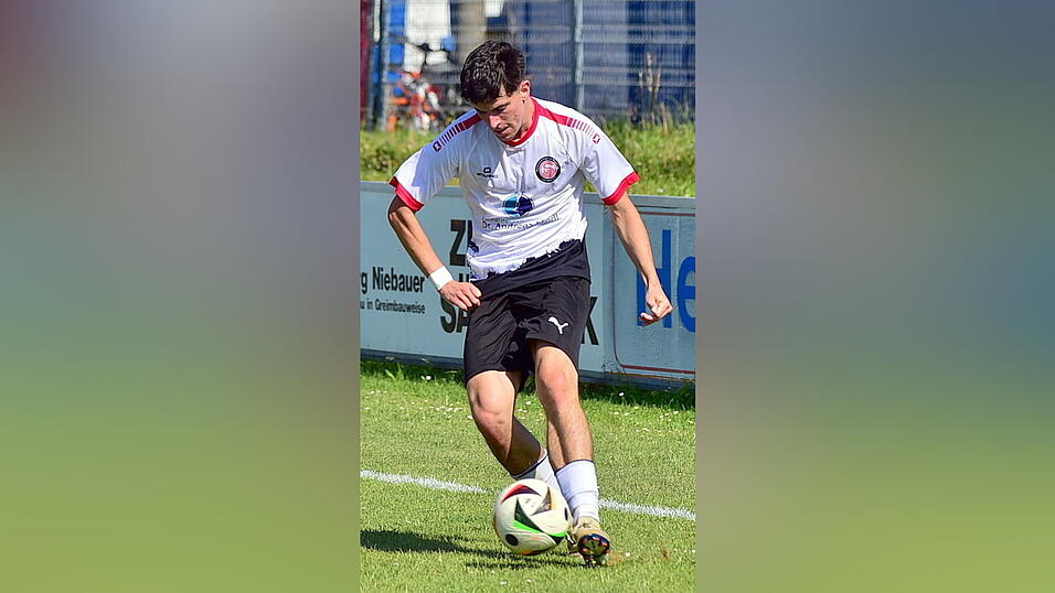 Der Einsatz von Angreifer Maximilian Brand von der SpVgg Plattling ist im Auswärtsspiel beim Mitaufsteiger SV Sallach fraglich. Der Einsatz von Angreifer Maximilian Brand von der SpVgg Plattling ist im Auswärtsspiel beim Mitaufsteiger SV Sallach fraglich.