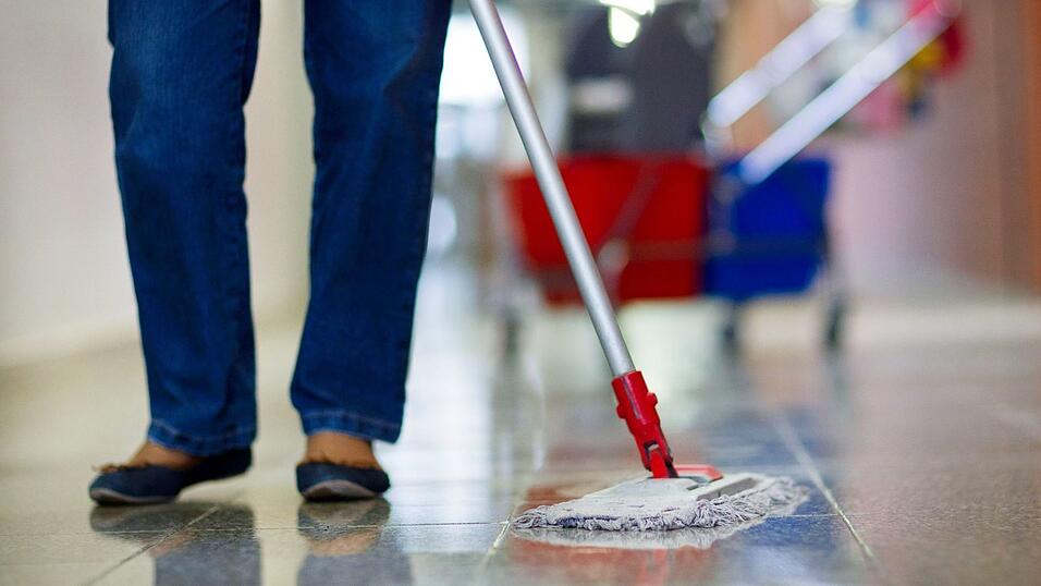 11 Prozent der Haushalte in Deutschland besch&auml;ftigen laut IW eine Haushaltshilfe. (Symbolfoto)