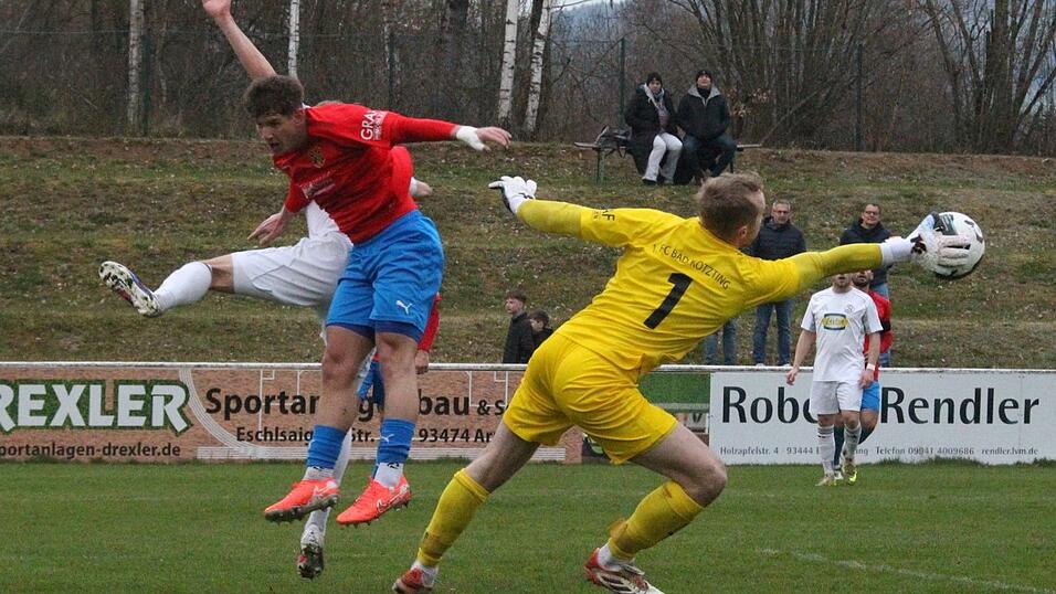 Ein Torwartpatzer von FCK-Keeper Tobias Vogl in allerletzter Sekunde ermöglicht den Ausgleich. Ein Torwartpatzer von FCK-Keeper Tobias Vogl in allerletzter Sekunde ermöglicht den Ausgleich.