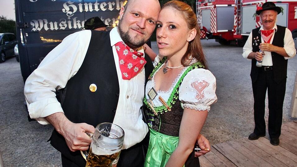 Auch am Freitag war super Stimmung am Ergoldinger Volksfest. Auch am Freitag war super Stimmung am Ergoldinger Volksfest.
