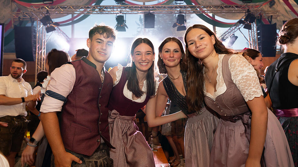 Die Partybilder vom Mittwoch, 14. August 2024, aus dem Festzelt Weckmann. Die Partybilder vom Mittwoch, 14. August 2024, aus dem Festzelt Weckmann.