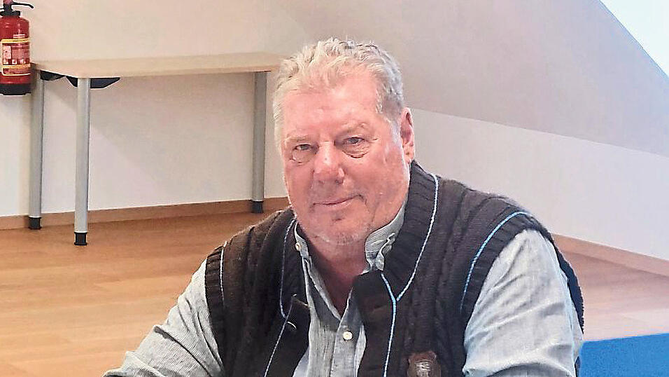 Jochen Mörz ist auch die nächsten Jahre Festwirt in Plattling. Jochen Mörz ist auch die nächsten Jahre Festwirt in Plattling.