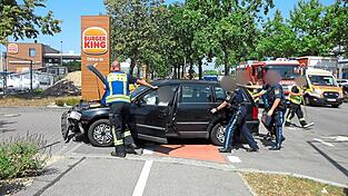 Beim Unfall wurde ein 58-Jähriger leicht verletzt. Beim Unfall wurde ein 58-Jähriger leicht verletzt.