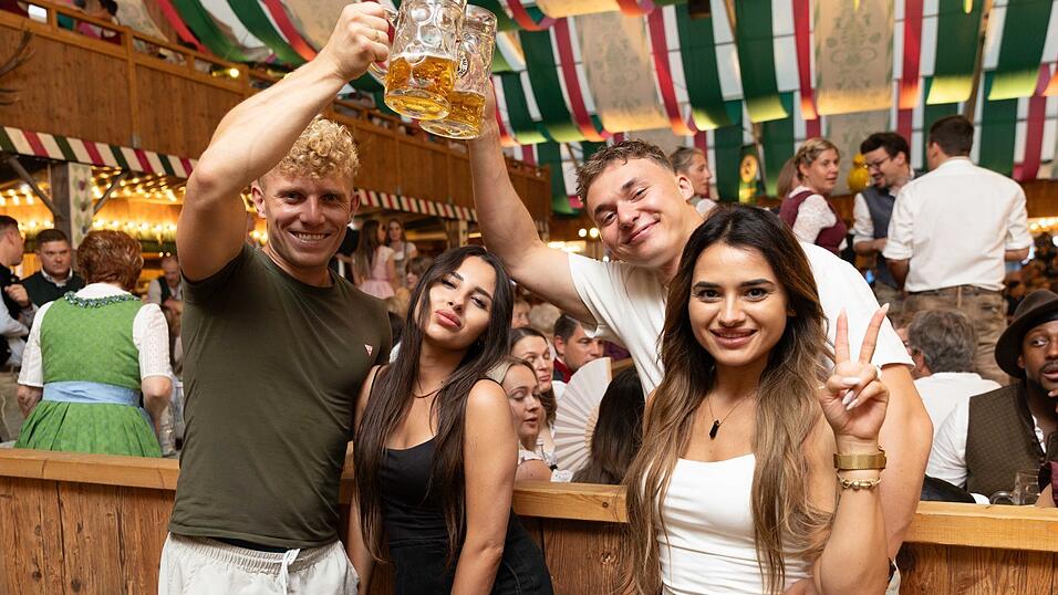 Die Partybilder vom Freitag, 7. August, aus dem Festzelt Weckmann. Die Partybilder vom Freitag, 7. August, aus dem Festzelt Weckmann.