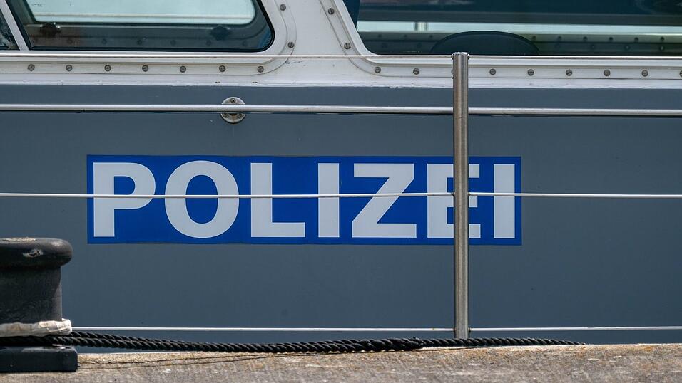 Die Wasserschutzpolizei hatte das Öl entdeckt (Symbolbild). Die Wasserschutzpolizei hatte das Öl entdeckt (Symbolbild).