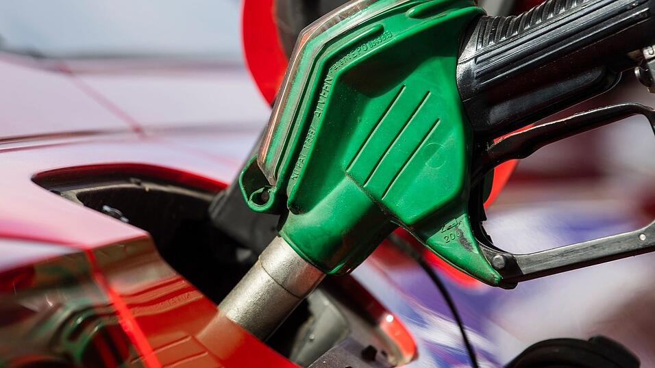 Steigender CO2-Preis könnte Tanken teurer machen (Symbolbild)