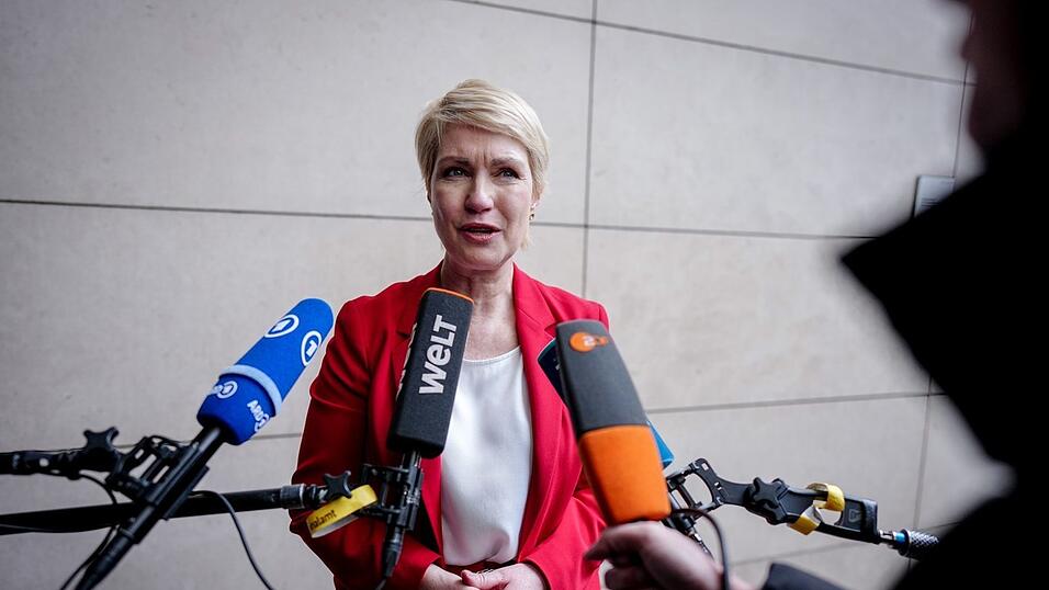 Auch Mecklenburg-Vorpommerns SPD-Regierungschefin Manuela Schwesig will eine Wahl gewinnen.