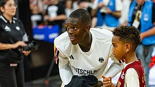 Dennis Schröder möchte die Jugend für den Basketball begeistern. (Archivfoto) Dennis Schröder möchte die Jugend für den Basketball begeistern. (Archivfoto)