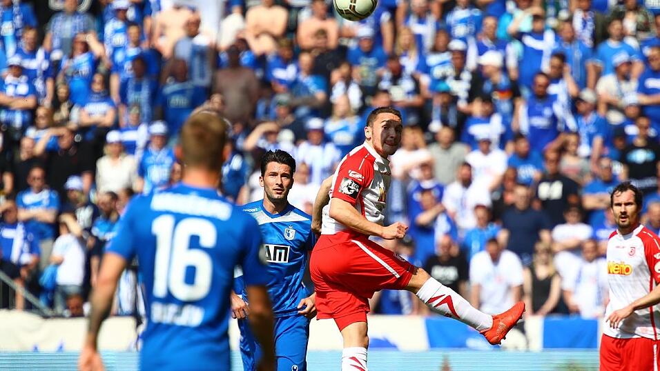 Jahn Regensburg hat auch das Drittliga-Spitzenspiel beim 1. FC Magdeburg gewonnen.