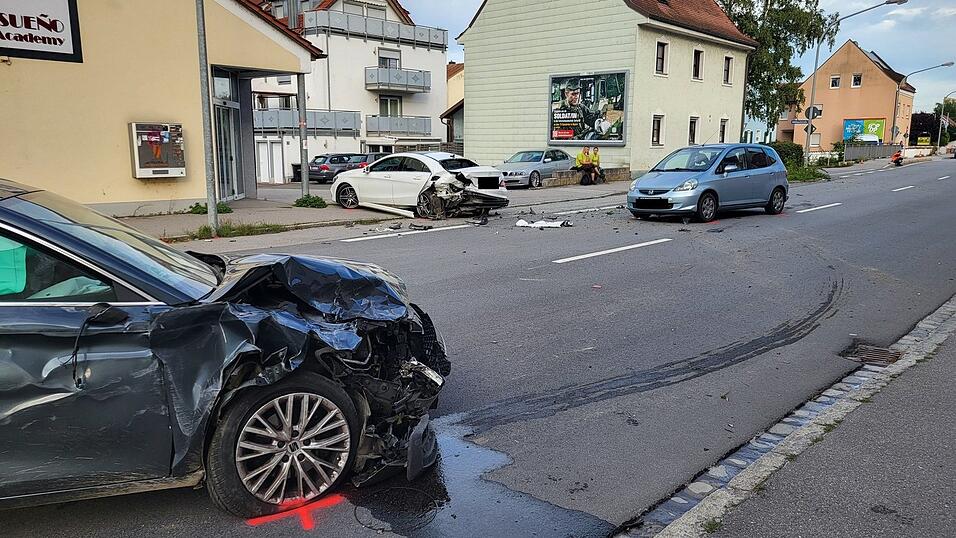 Bei einem Unfall in Plattling (Kreis Deggendorf) ist am Mittwoch ein Mensch gestorben.