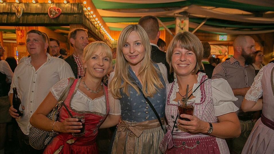 Am Dienstag spielte der Menzl im Festzelt Weckmann auf. Diese Blasmusikfreunde waren mit dabei.