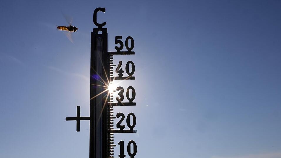 Kaum Wasser in den Fl&uuml;ssen, Ernteeinbr&uuml;che, Waldbr&auml;nde, Hitzetote: Steigende Temperaturen verursachen viele Probleme. (Archiv)