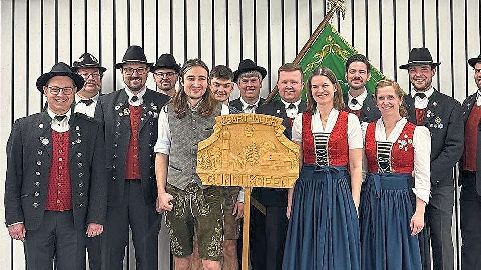 Die f&uuml;r weitere zwei Jahre gew&auml;hlte Vorstandschaft der Isarthaler-Sch&uuml;tzen G&uuml;ndlkofen.