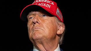 US-Präsident Trump setzt die EU mit seinen Zolldrohungen unter Druck.