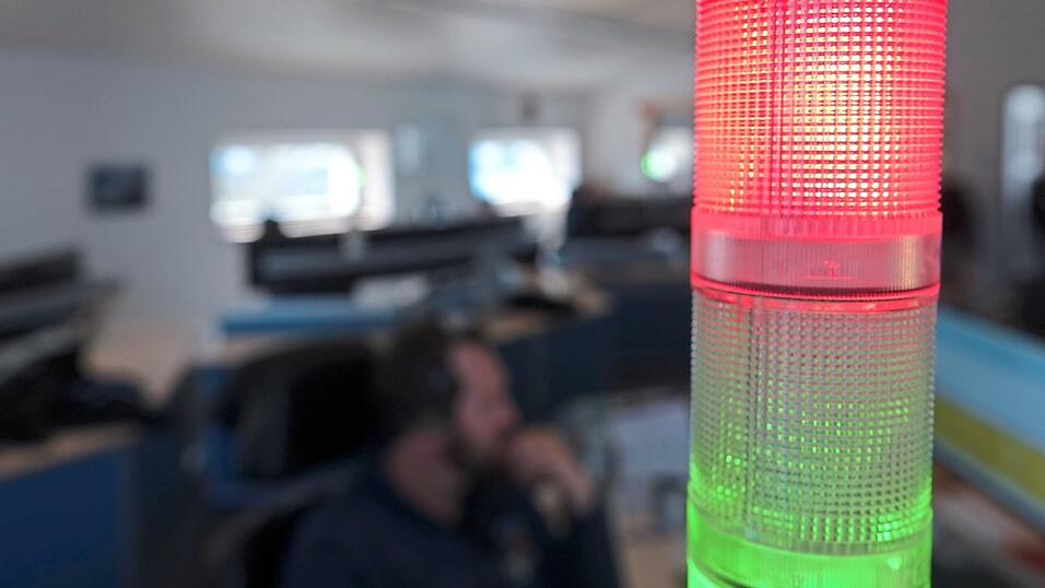 Mit einer weiterentwickelten App wird die Kontaktaufnahme zwischen Klinik und Rettungswagen verbessert.