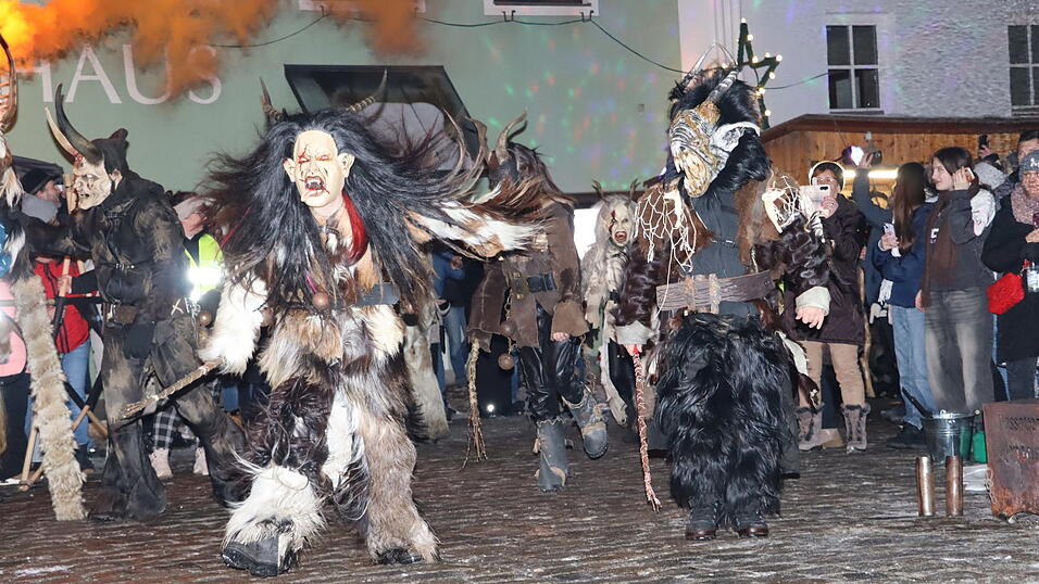 Mehrere hundert Zuschauer verfolgten das eindrucksvolle Spektakel.