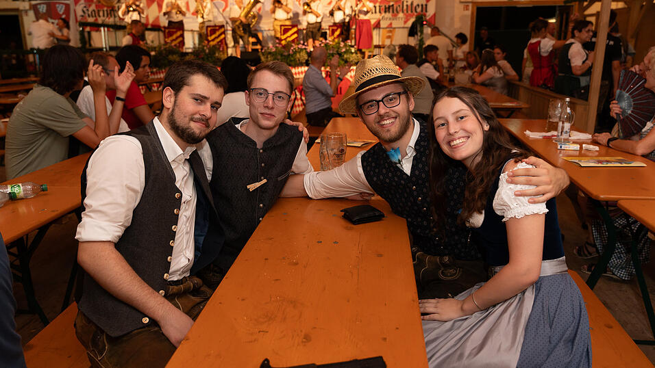 Die Partybilder vom Montag, 21. August 2023, aus dem Festzelt Greindl. Die Partybilder vom Montag, 21. August 2023, aus dem Festzelt Greindl.