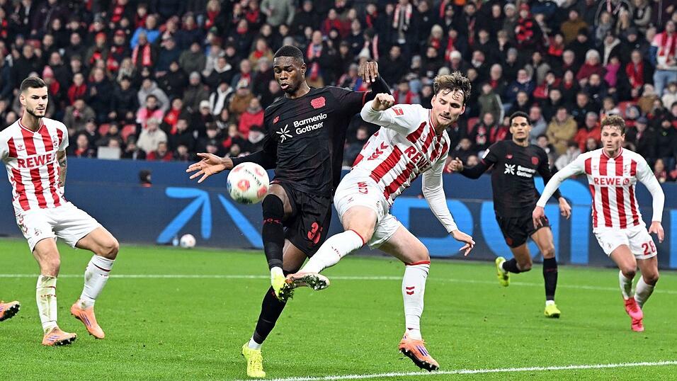 Bayer Leverkusen und der 1. FC Köln lieferten sich ein umkämpftes Derby. Bayer Leverkusen und der 1. FC Köln lieferten sich ein umkämpftes Derby.