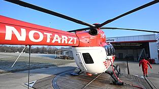 Ein Rettungshubschrauber brachte den 32-J&auml;hrigen in eine Spezialklinik. (Symbolbild)