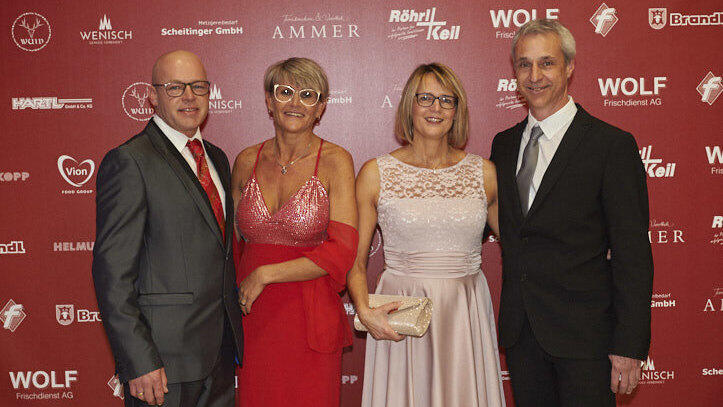 Die Metzgerzunft hat am Samstagabend in die Joseph-von-Fraunhofer-Halle eingeladen. Die Metzgerzunft hat am Samstagabend in die Joseph-von-Fraunhofer-Halle eingeladen.