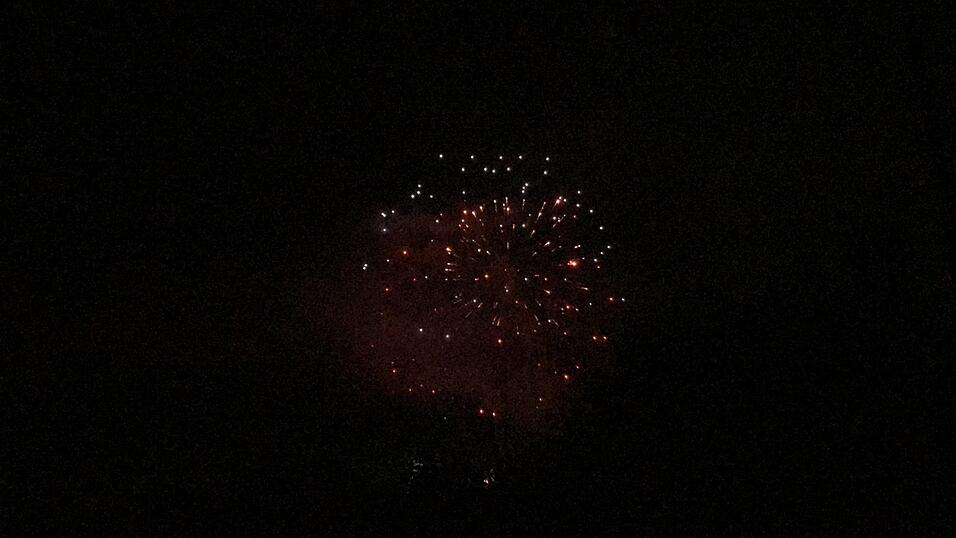Das war das Abschlussfeuerwerk des Gäubodenvolksfestes 2019. Das war das Abschlussfeuerwerk des Gäubodenvolksfestes 2019.