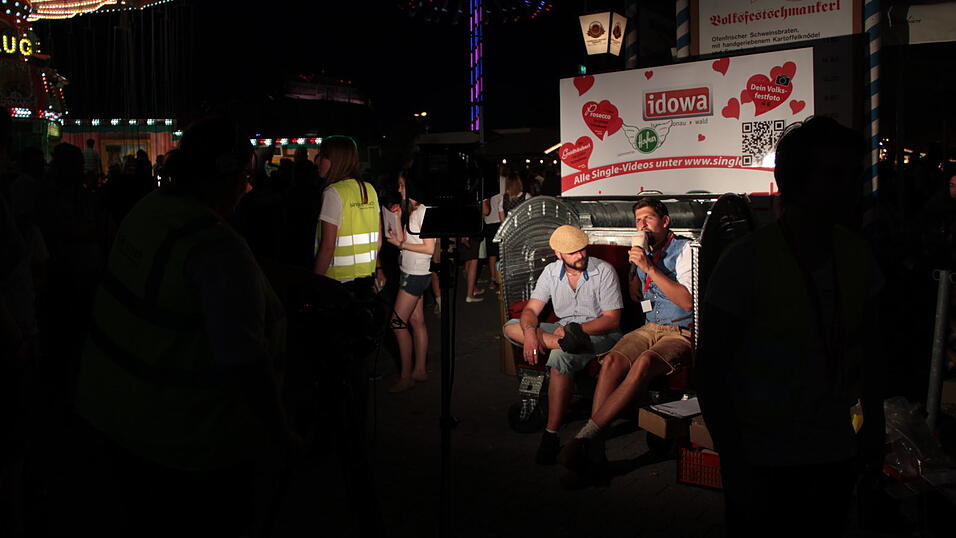 Schnappsch&uuml;sse von der Single-Couch(Foto: Paul Przybilla)
