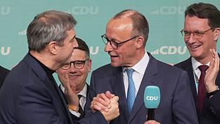 Auf der Bühne im Adenauerhaus wurde schon mal gefeiert - die eigentliche Arbeit geht für die Union aber bei der Regierungsbildung erst los.