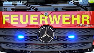 Bei einem Brand in der Tiefgarage einer Tagesklinik in Berg im Landkreis Starnberg sind 13 Autos sowie das Gebäude teils schwer beschädigt worden. (Symbolbild) Bei einem Brand in der Tiefgarage einer Tagesklinik in Berg im Landkreis Starnberg sind 13 Autos sowie das Gebäude teils schwer beschädigt worden. (Symbolbild)