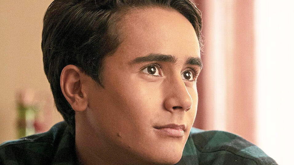 Victor (Michael Cimino) sucht in der Serie 'Love, Victor' nach seinem wahren Ich. Victor (Michael Cimino) sucht in der Serie 'Love, Victor' nach seinem wahren Ich.