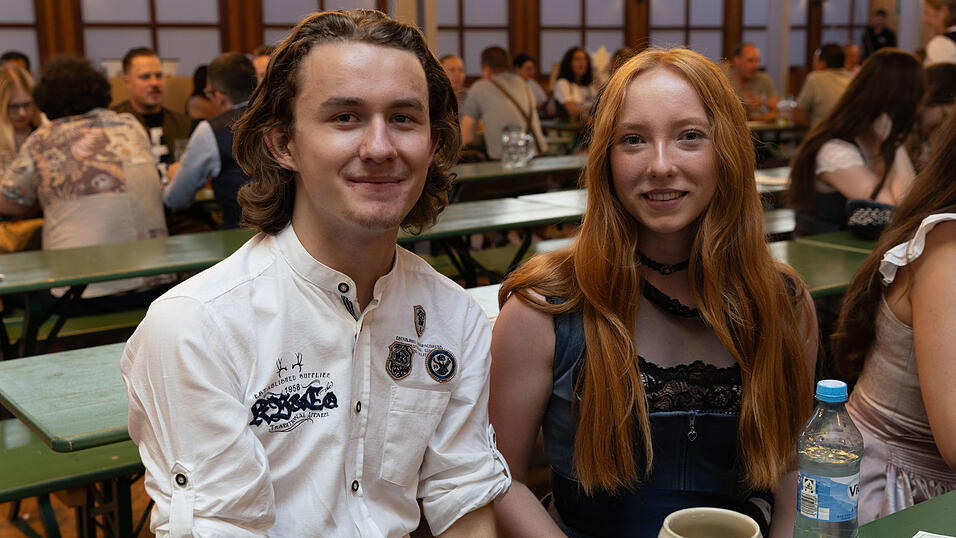 Die Partybilder vom Dienstag, 11. August, aus dem Festzelt Reisinger. Die Partybilder vom Dienstag, 11. August, aus dem Festzelt Reisinger.