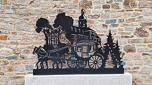 Der Scherenschnitt aus Metall - ähnlich denen in Waldmünchen - zeigt die wichtigsten Stationen des Besuchs von Chateaubriand: den Grenzbaum, das Hotel Post, die Kirche und das Ölbergkirchlein. Er steht nun in Waldmünchens Partnerstadt Combourg, gefertigt hat ihn Michael Dobmeier aus Premeischl. Der Scherenschnitt aus Metall - ähnlich denen in Waldmünchen - zeigt die wichtigsten Stationen des Besuchs von Chateaubriand: den Grenzbaum, das Hotel Post, die Kirche und das Ölbergkirchlein. Er steht nun in Waldmünchens Partnerstadt Combourg, gefertigt hat ihn Michael Dobmeier aus Premeischl.